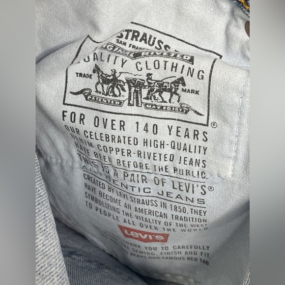 90's Vintage Levi's 521 Tapered Fit Tapered Leg Lightwash High Waisted Jeans 16 - Picture 8 of 9